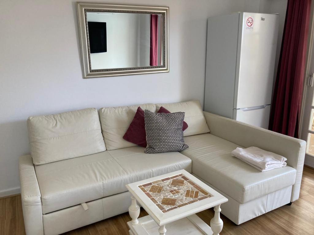 Vista Marina Apartment เบนัลมาเดนา ภายนอก รูปภาพ